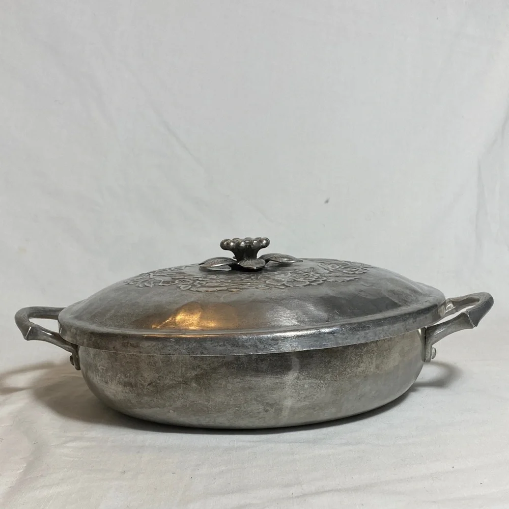Vintage Everlast Hand-forged Aluminum 10” Casserole with Decorative Lid